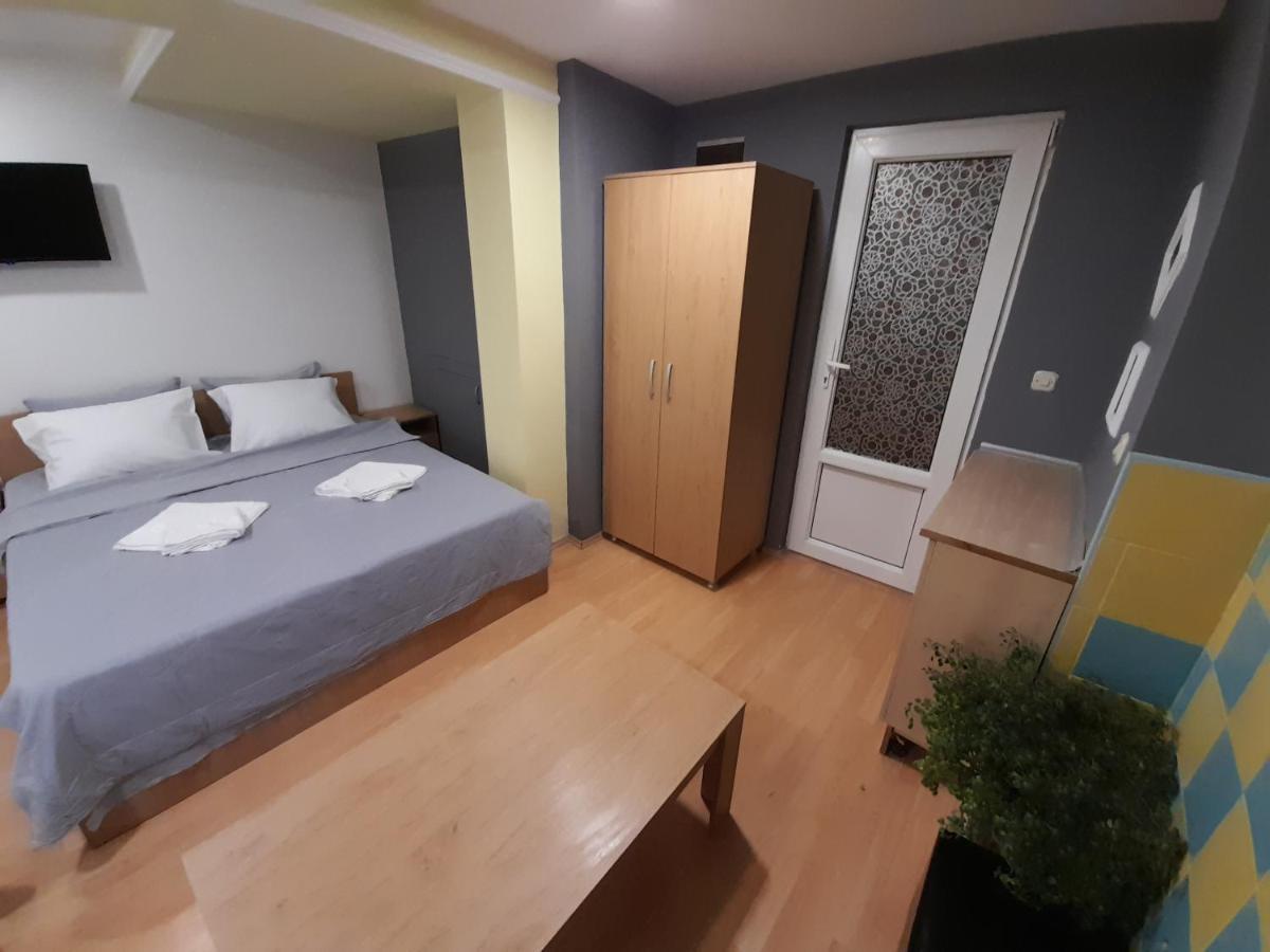 Bato Rooms Peštani Exterior foto